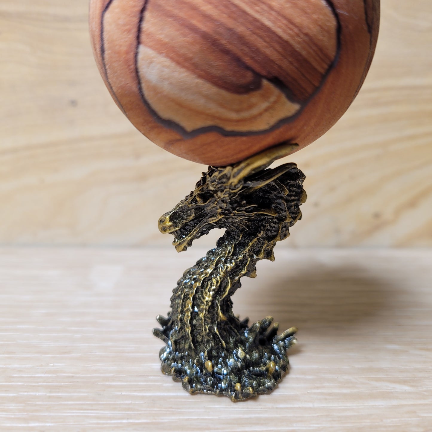 Dragon Sphere Holder