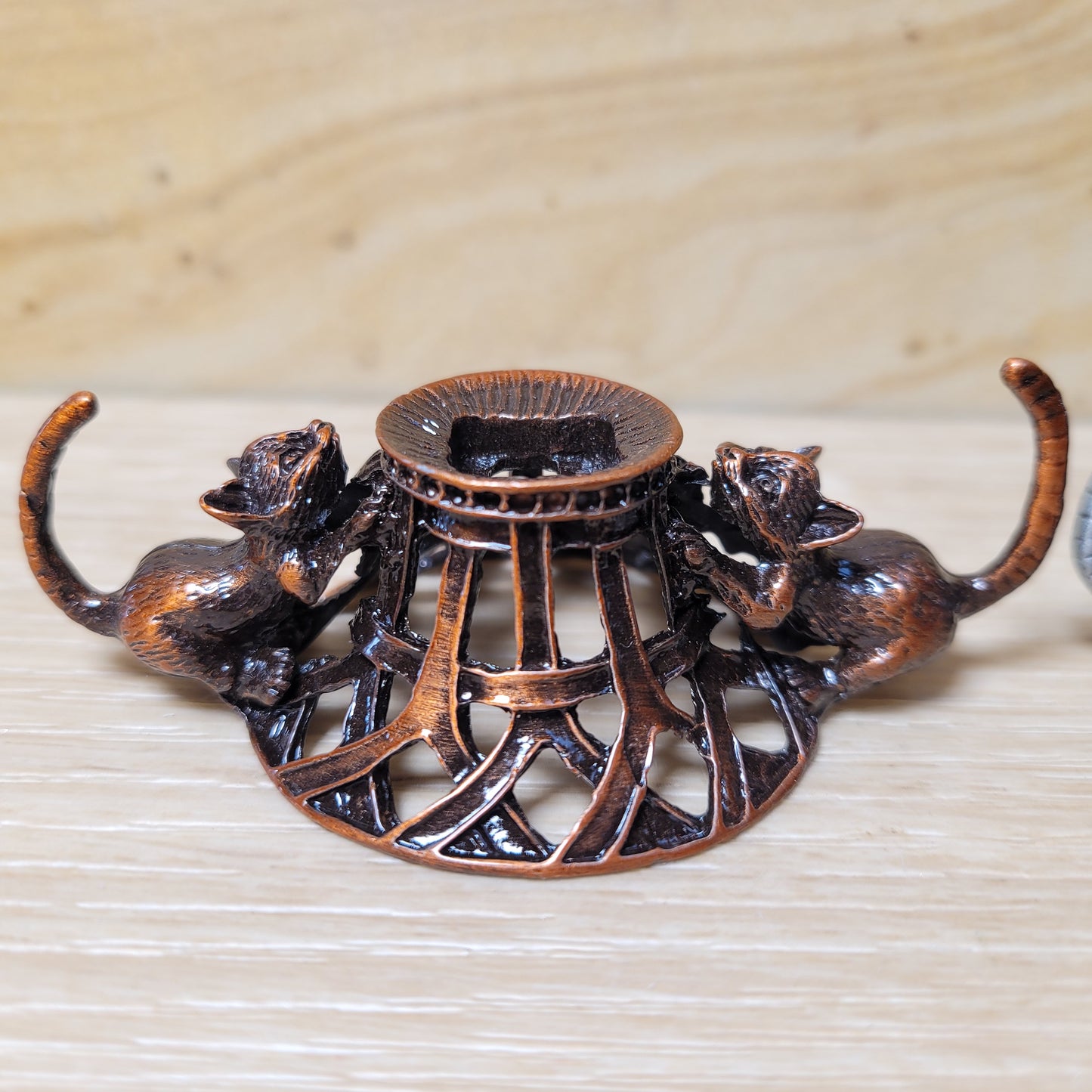 Cat & Basket Sphere Holder