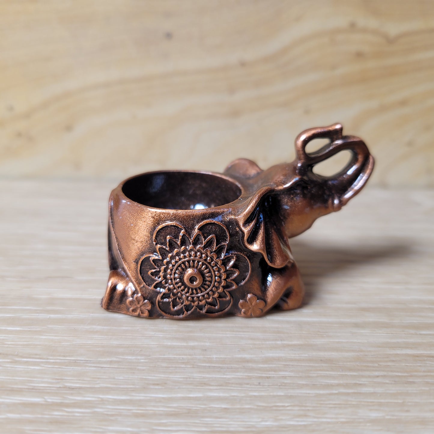 Elephant Sphere Holder