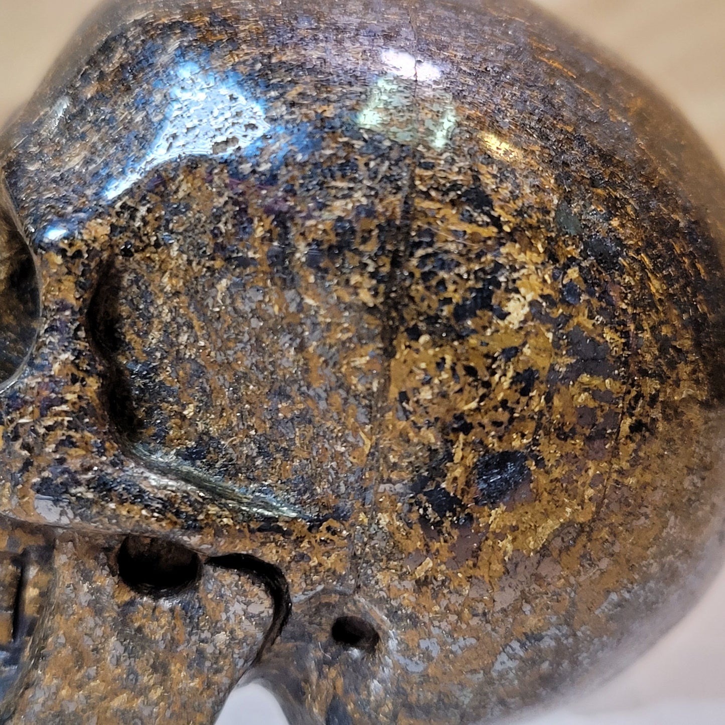 Shimmering Bronzonite 2" Skull