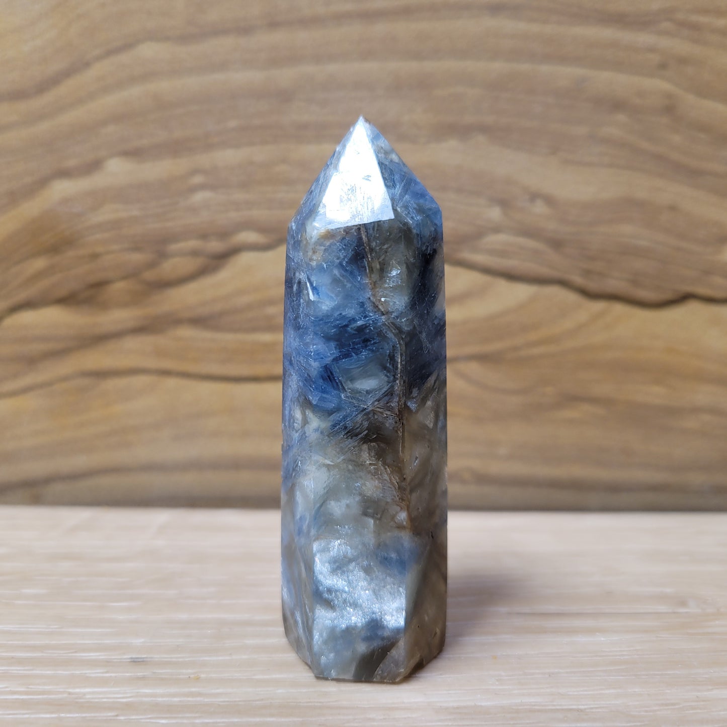 Kyanite Point