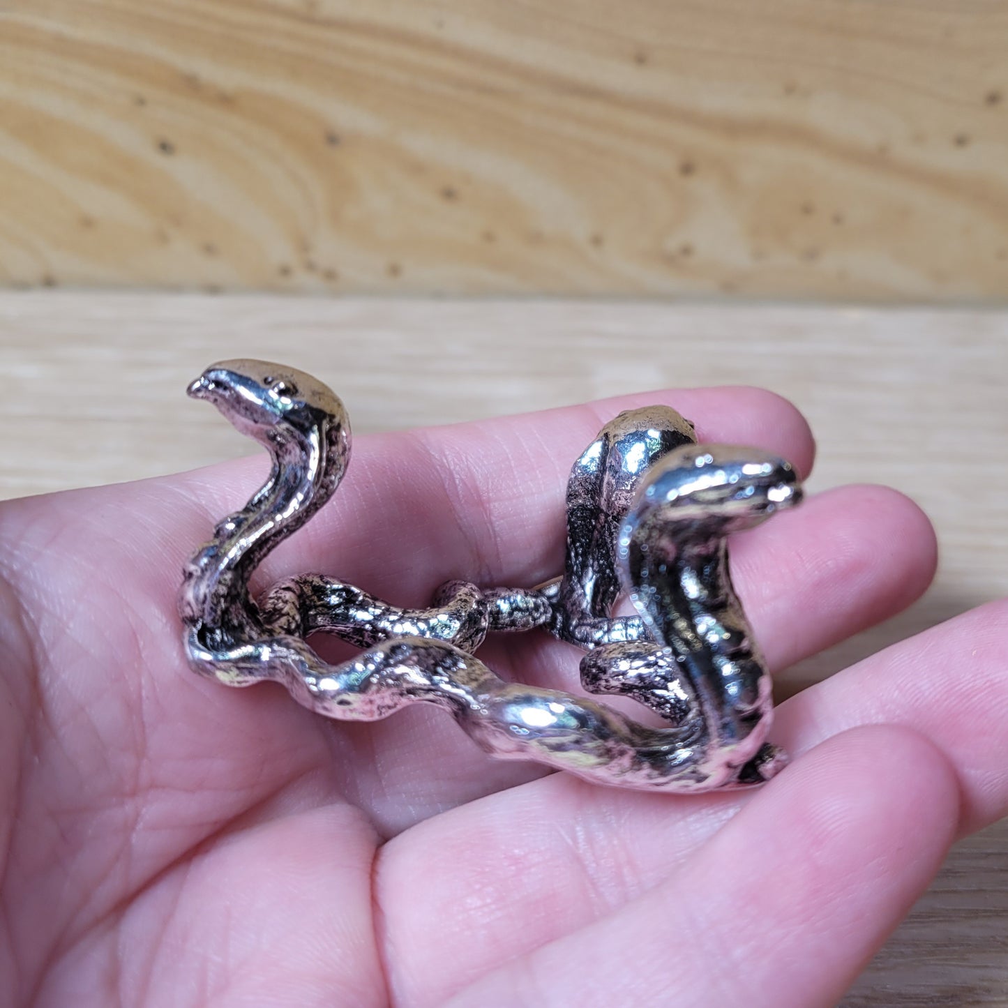 Snake Sphere Holder