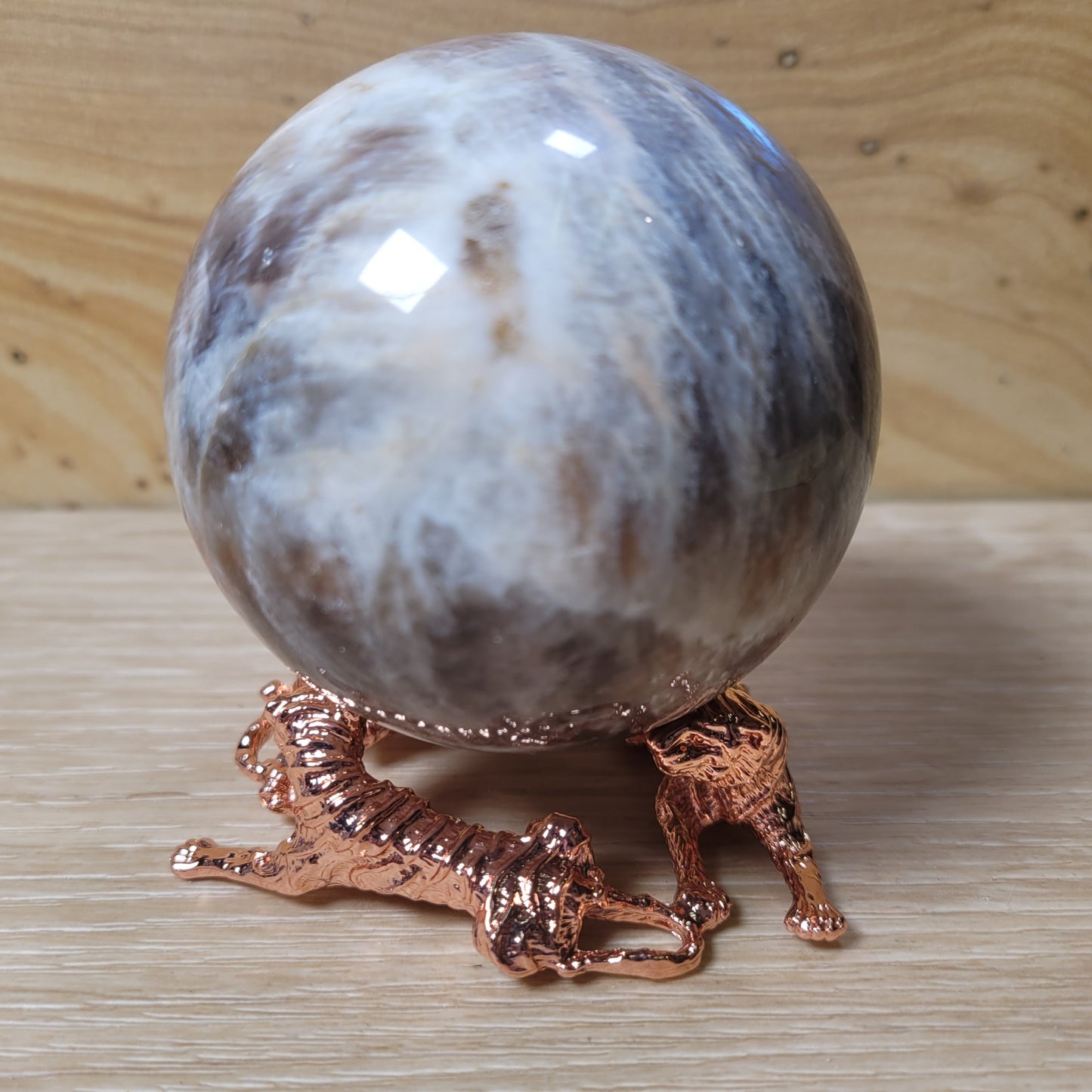 Tiger Sphere Holder