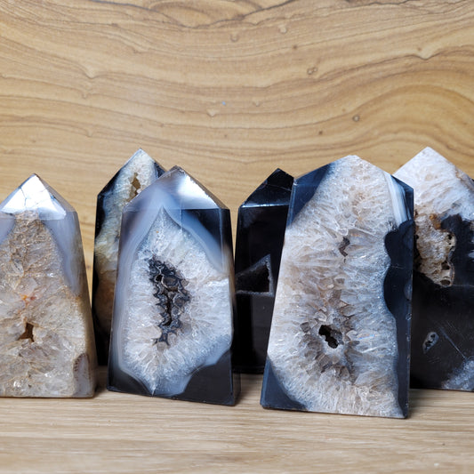 Black Agate Points