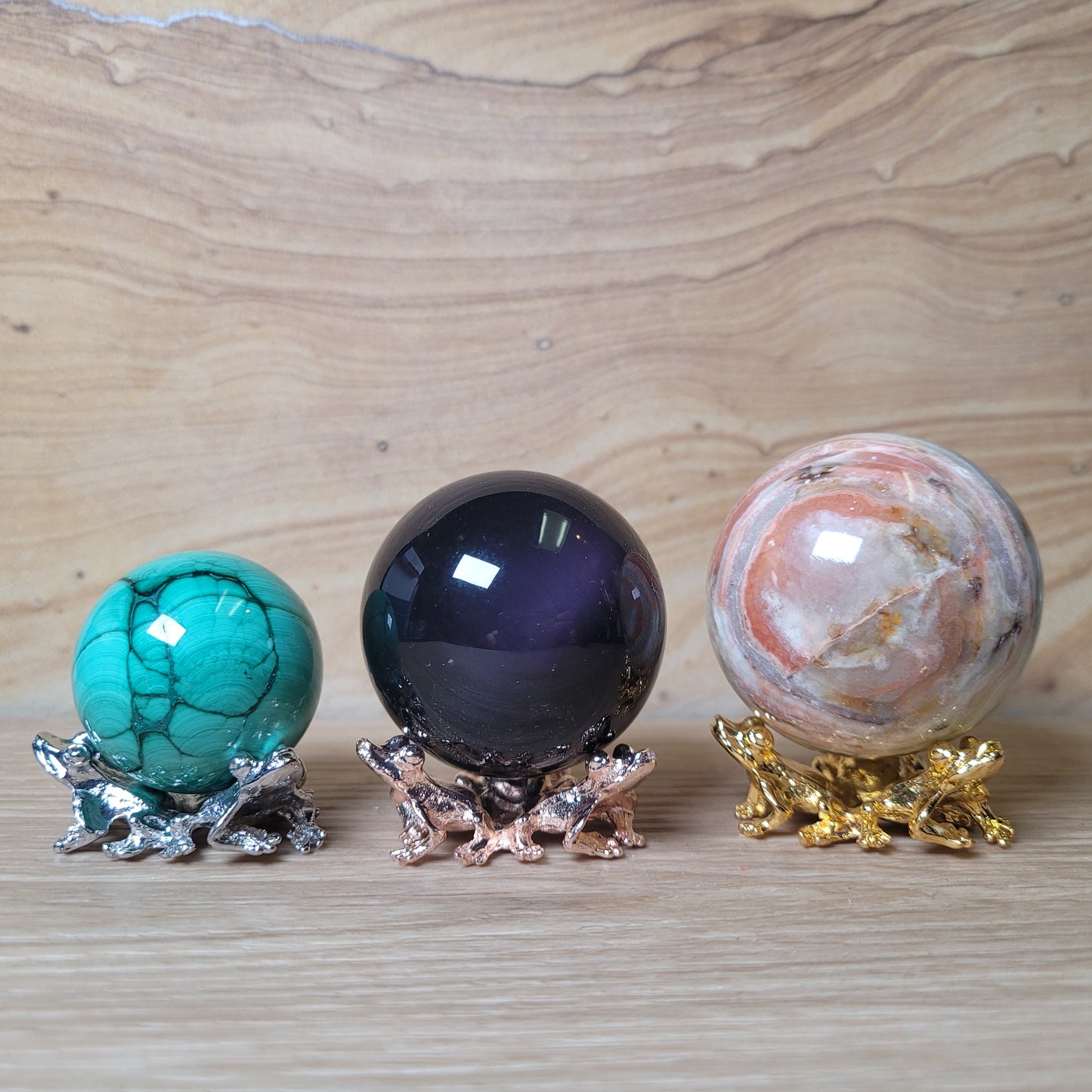 Frog Sphere Holder