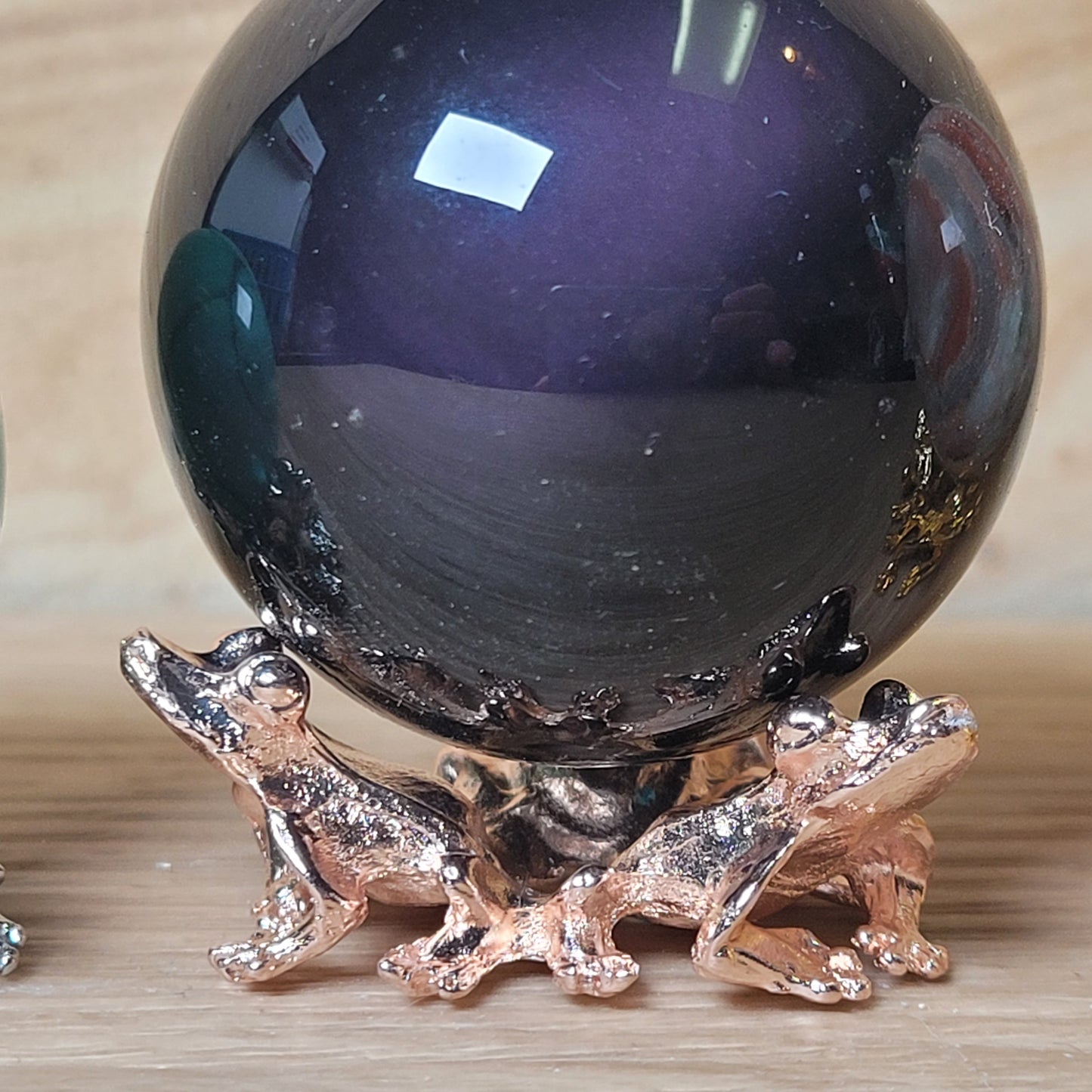 Frog Sphere Holder