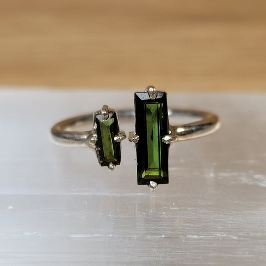 Green Tourmaline Sterling Silver Ring - Size 4