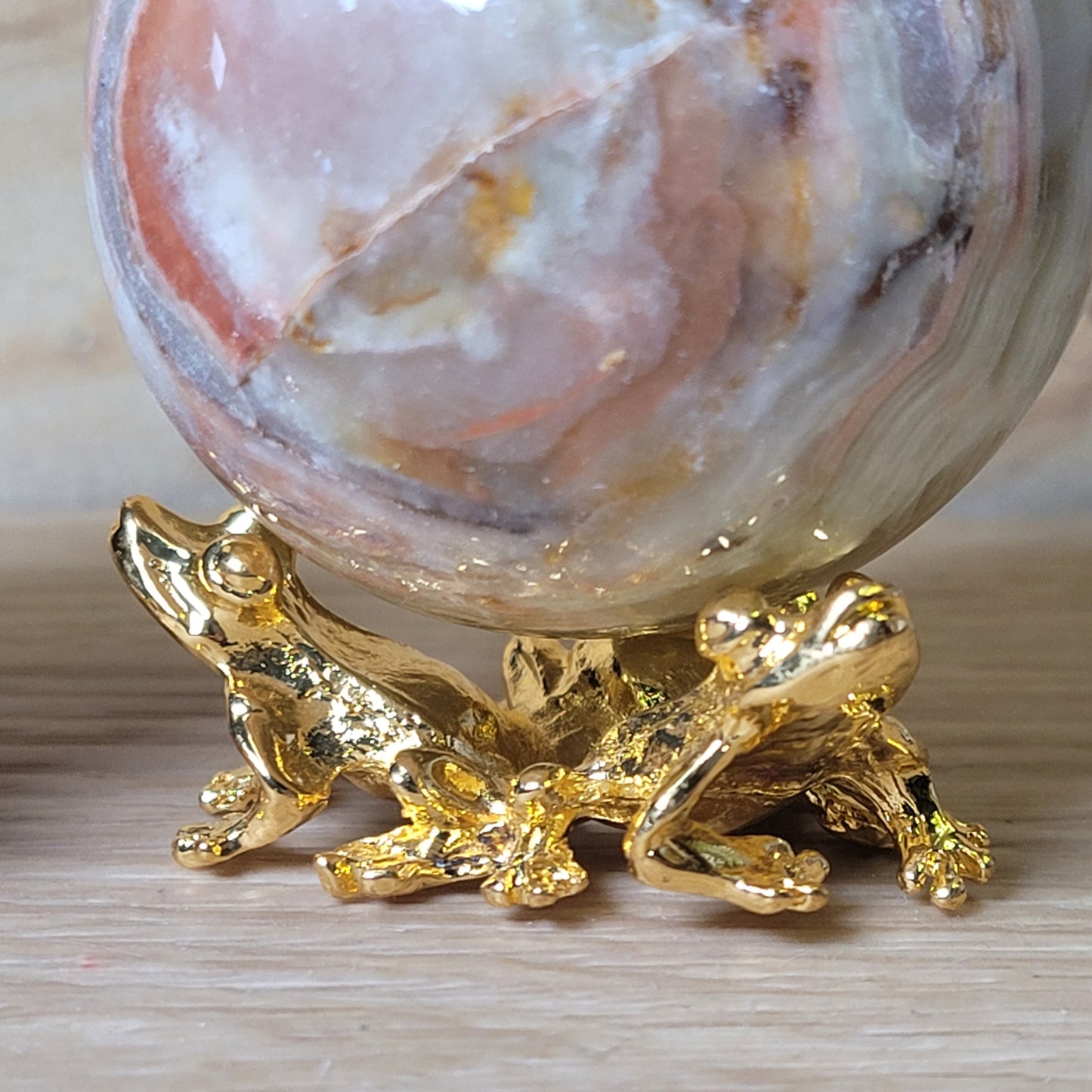 Frog Sphere Holder