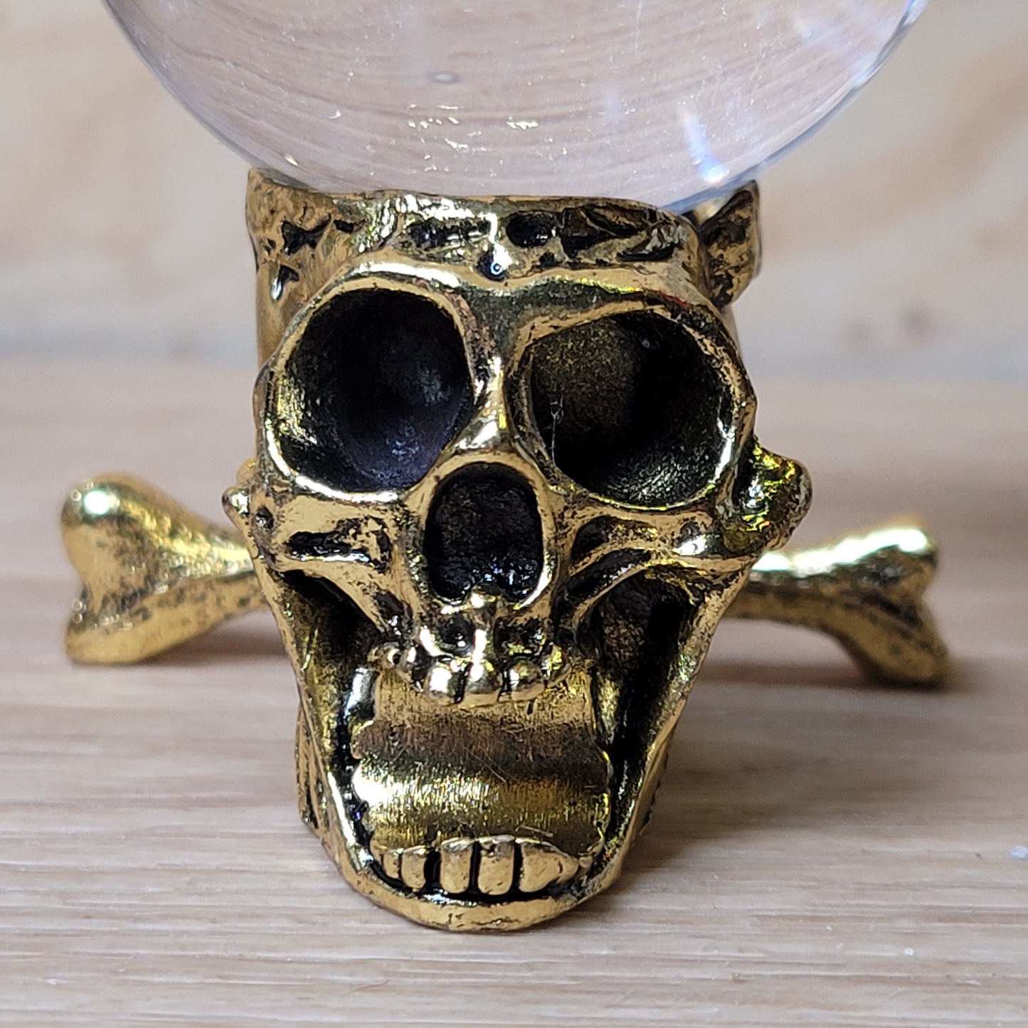 Skull & Bones Sphere Holder