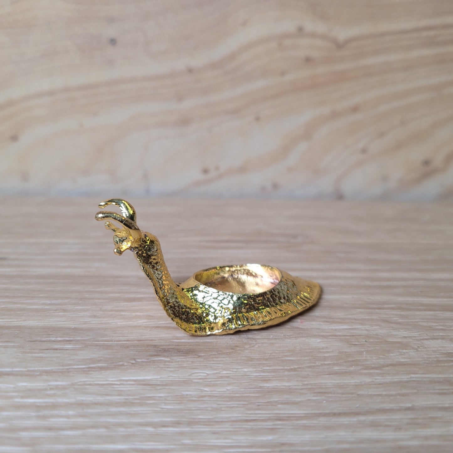 Snail Sphere Holder